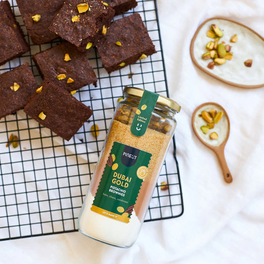 Brownies Dubai Gold | DIY Brownie Mix | Pure Chocolade, Pistache & Specerijen