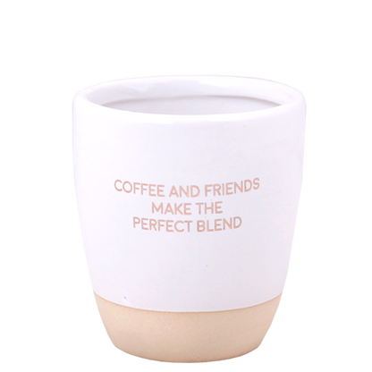 Sojakaars in koffiekop - COFFEE & FRIENDS, MAKE THE PERFECT BLEND - COFFEE KISSED SPICE